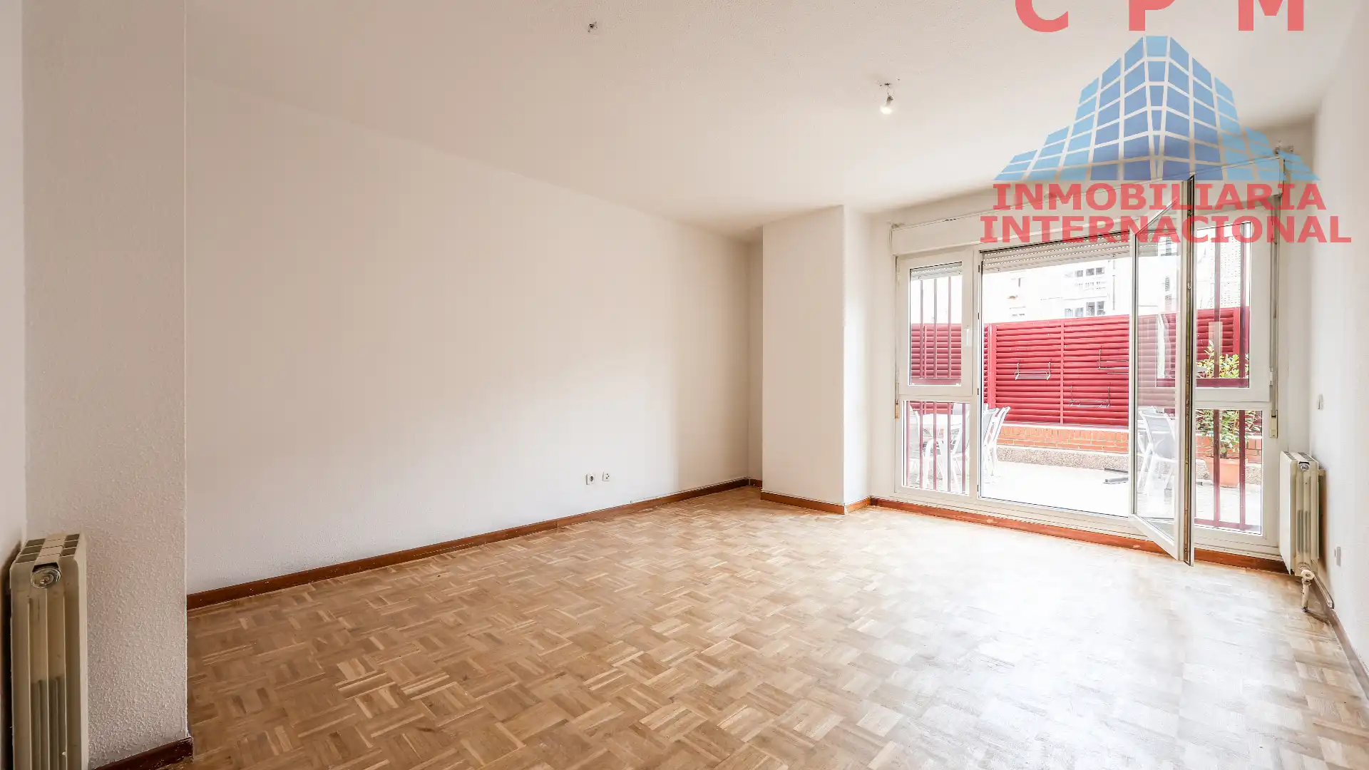 Sala de estar de Piso de alquiler en  Madrid Capital con Calefacción, Parquet y Terraza