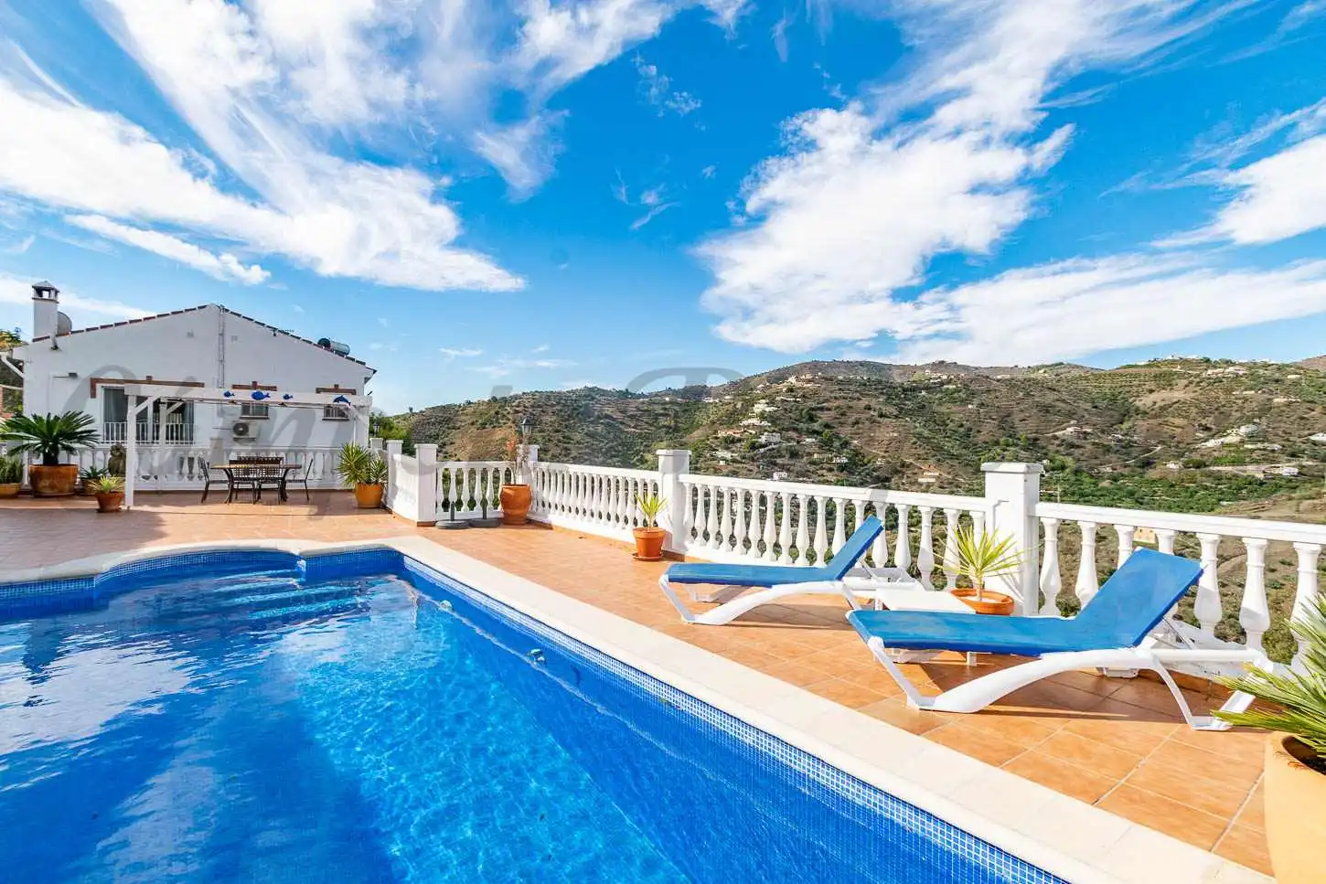 Villa mit Terrasse zum Verkauf in Torrox Pueblo