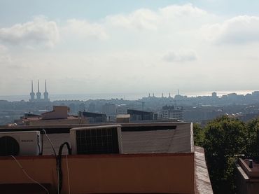 Pis amb balcó en venda a Nou Barris