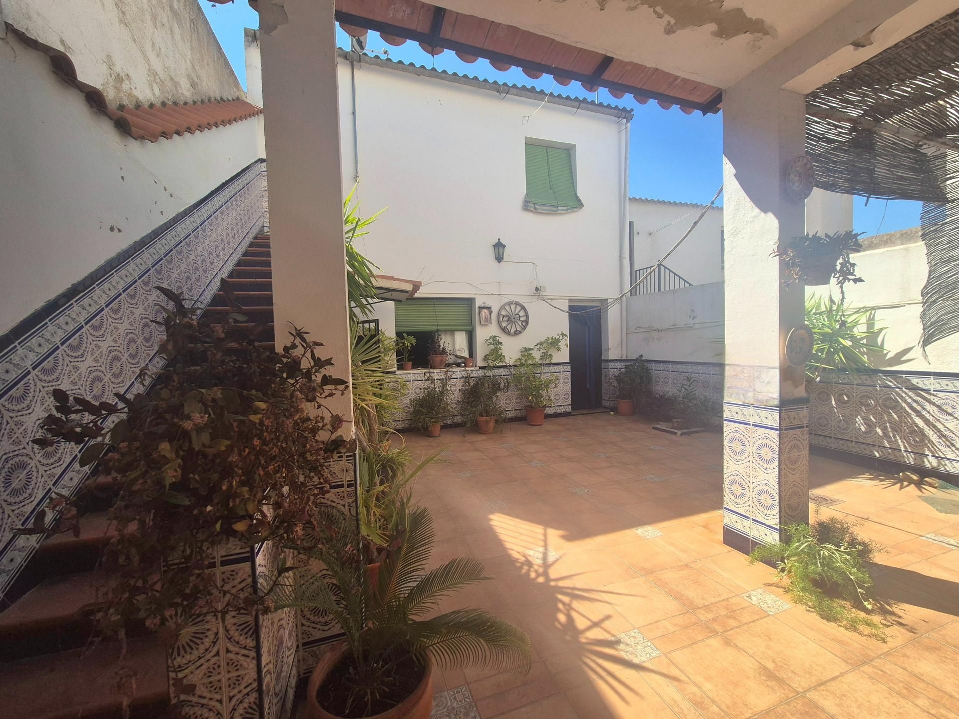 Jardí de Casa adosada en venda en Montijo amb Aire condicionat, Calefacció i Terrassa