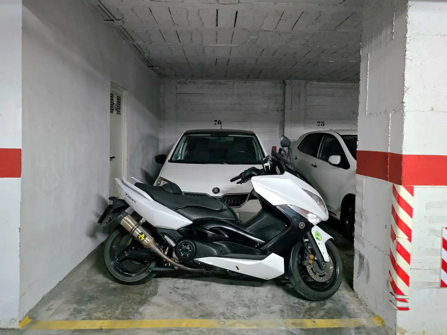 Parking de Piso en venta en Torremolinos con Aire acondicionado, Calefacción y Jardín privado