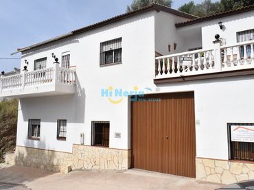 Casa amb piscina en venda a Canillas de Aceituno