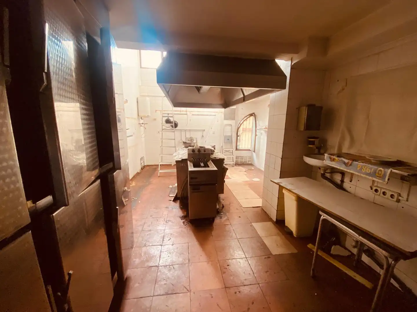 Gewerbefläche zum Verkauf in Calle Emilio Castelar, imagen 2