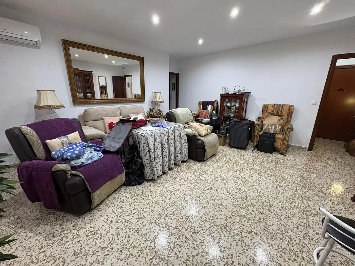 Sala d'estar de Planta baixa en venda en Córdoba amb Aire condicionat, Calefacció i Moblat
