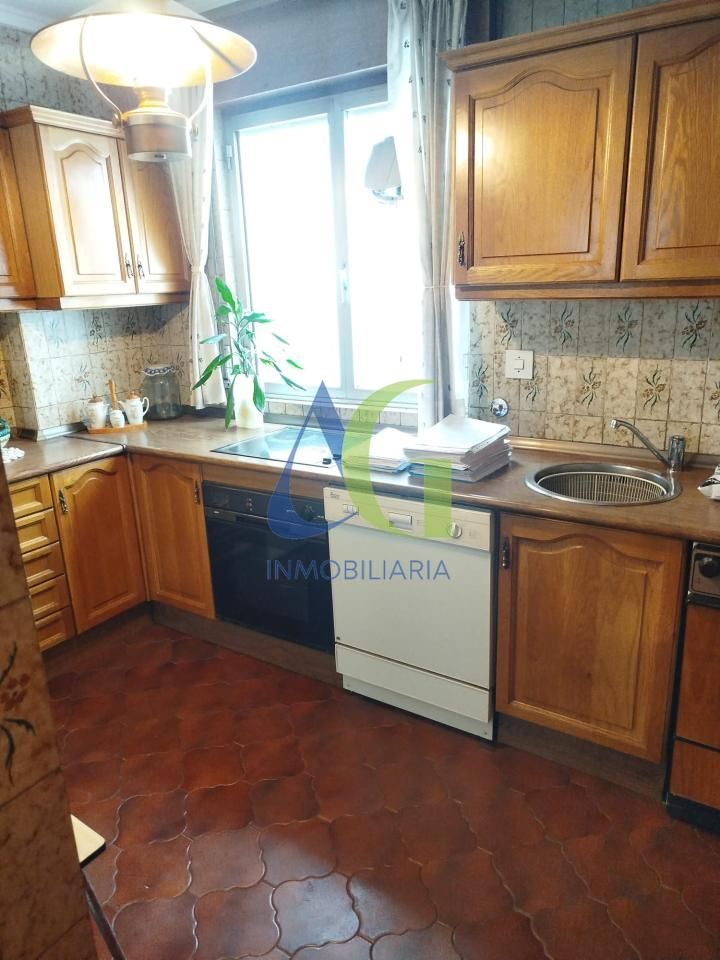 Cuina de Pis en venda en León Capital  amb Calefacció i Moblat