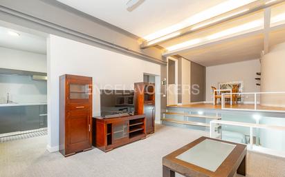 Sala d'estar de Loft en venda en  Madrid Capital