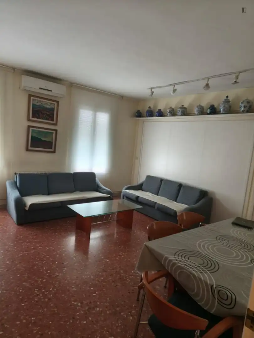 Sala de estar de Apartamento de alquiler en Terrassa con Aire acondicionado, Calefacción y Amueblado