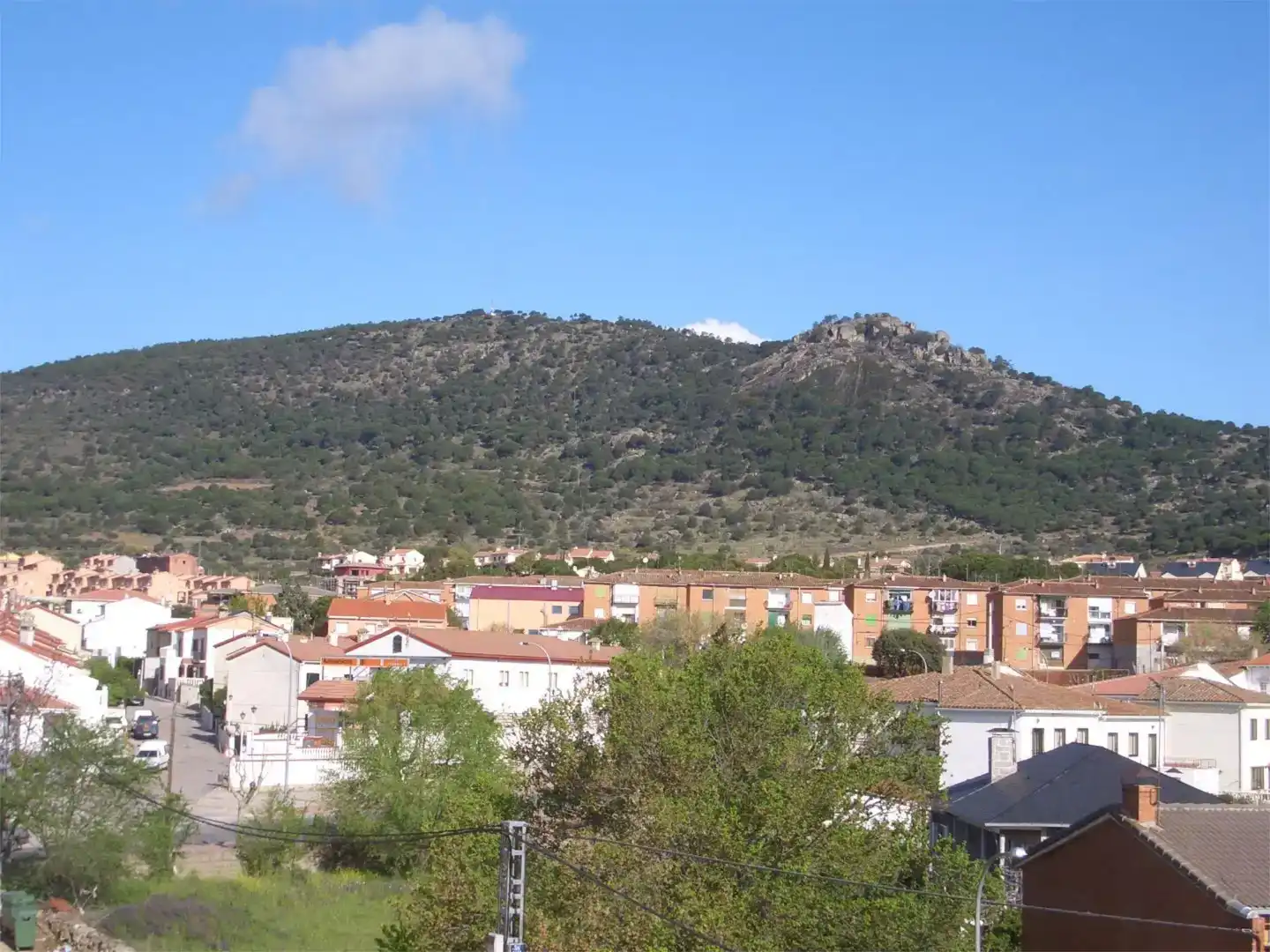 Vista exterior de Pis en venda en Cebreros amb Jardí privat, Piscina i Moblat