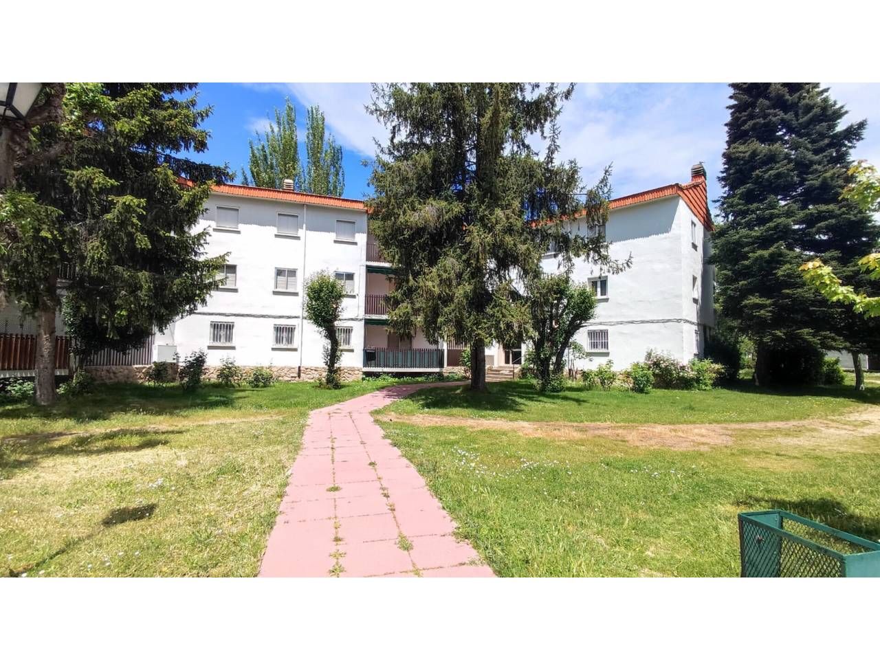 Exterior view of Flat for sale in Moralzarzal  with Heating, Terrace and Community pool