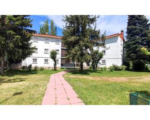 Vista exterior de Pis en venda en Moralzarzal amb Calefacció, Terrassa i Piscina comunitària