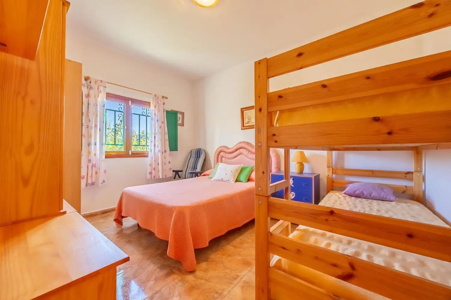 Dormitori de Casa o xalet en venda en Vega de San Mateo amb Jardí privat i Terrassa