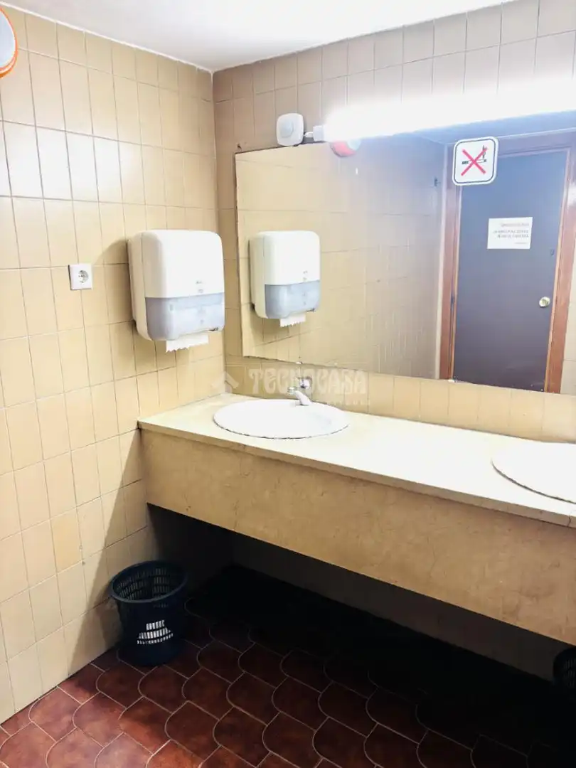 Bany de Oficina de lloguer en Zaragoza amb Aire condicionat