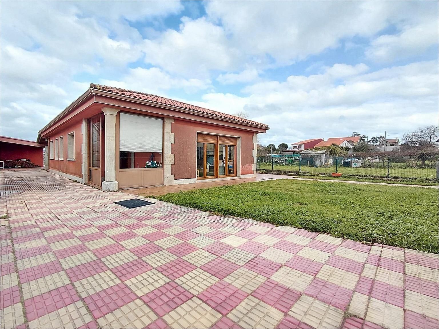 Exterior view of House or chalet for sale in Vilanova de Arousa  with Private garden, Terrace and Storage room