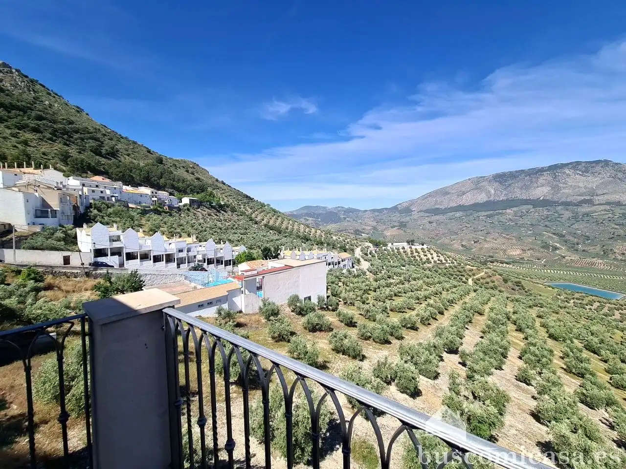 Vista exterior de Casa o xalet en venda en Huelma amb Aire condicionat, Calefacció i Jardí privat