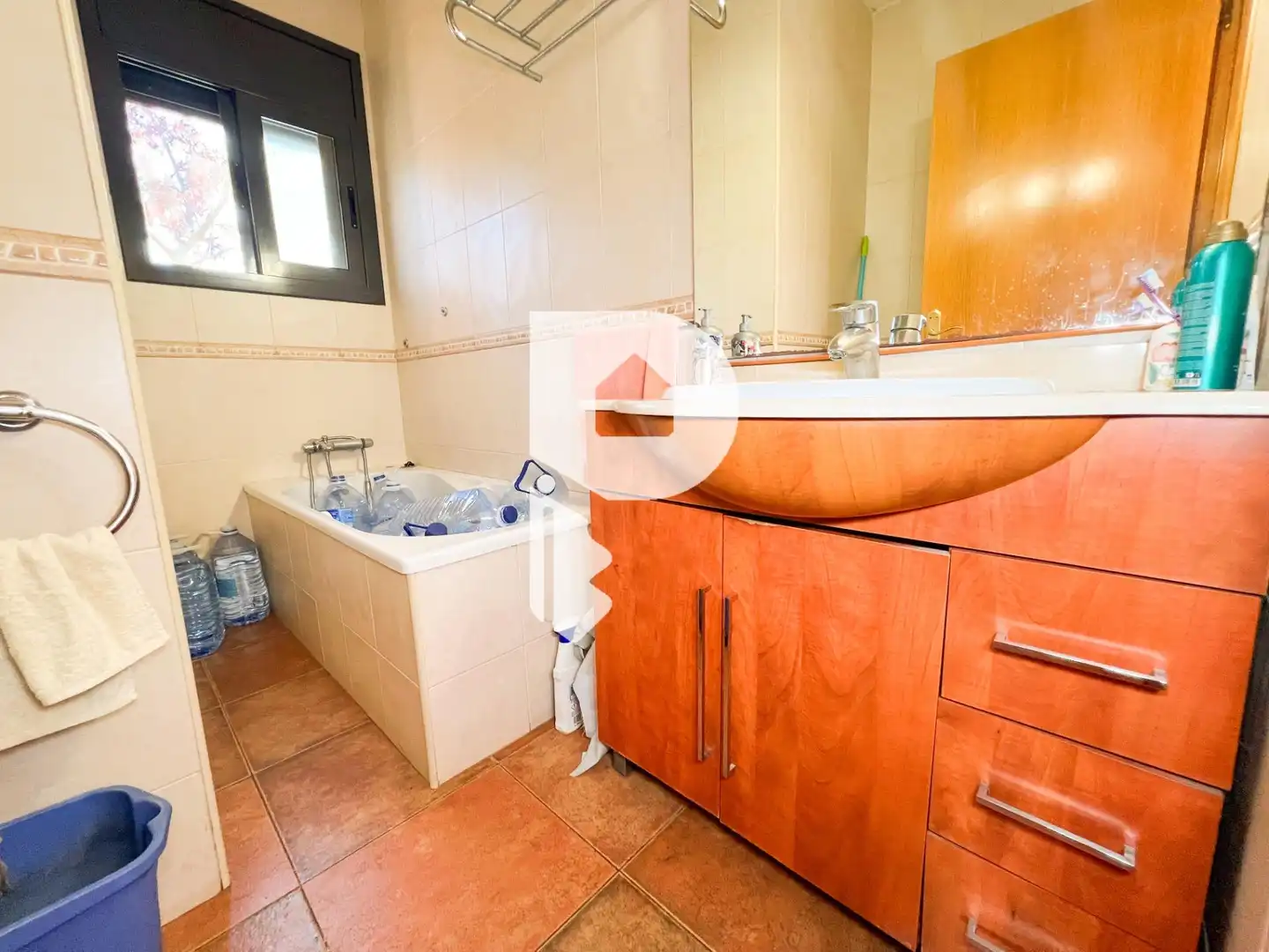 Bany de Casa o xalet en venda en Vallirana amb Aire condicionat, Calefacció i Jardí privat