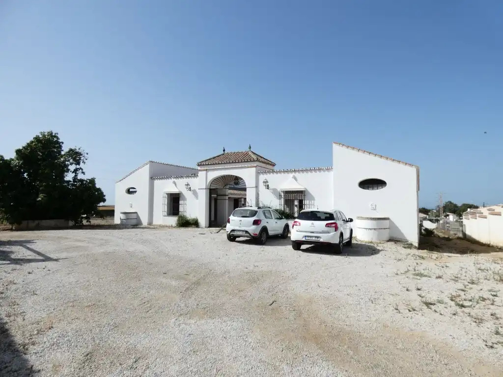 Country homes for sale in Almayate