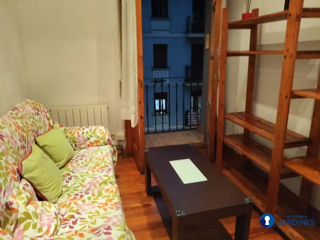 Living room of Flat for rent in Bilbao   with Heating