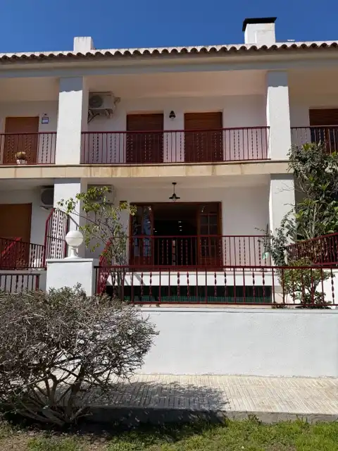 Vista exterior de Casa adosada de alquiler en Vilassar de Mar con Aire acondicionado, Calefacción y Jardín privado