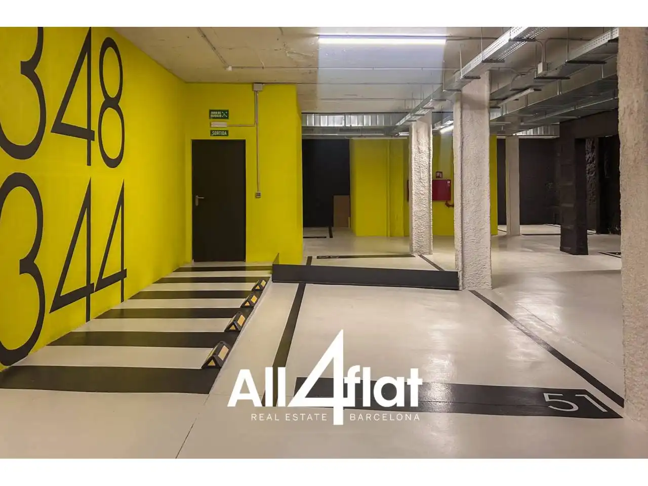 Flat for rent in Barcelona  with Air Conditioner, Heating and Furnished