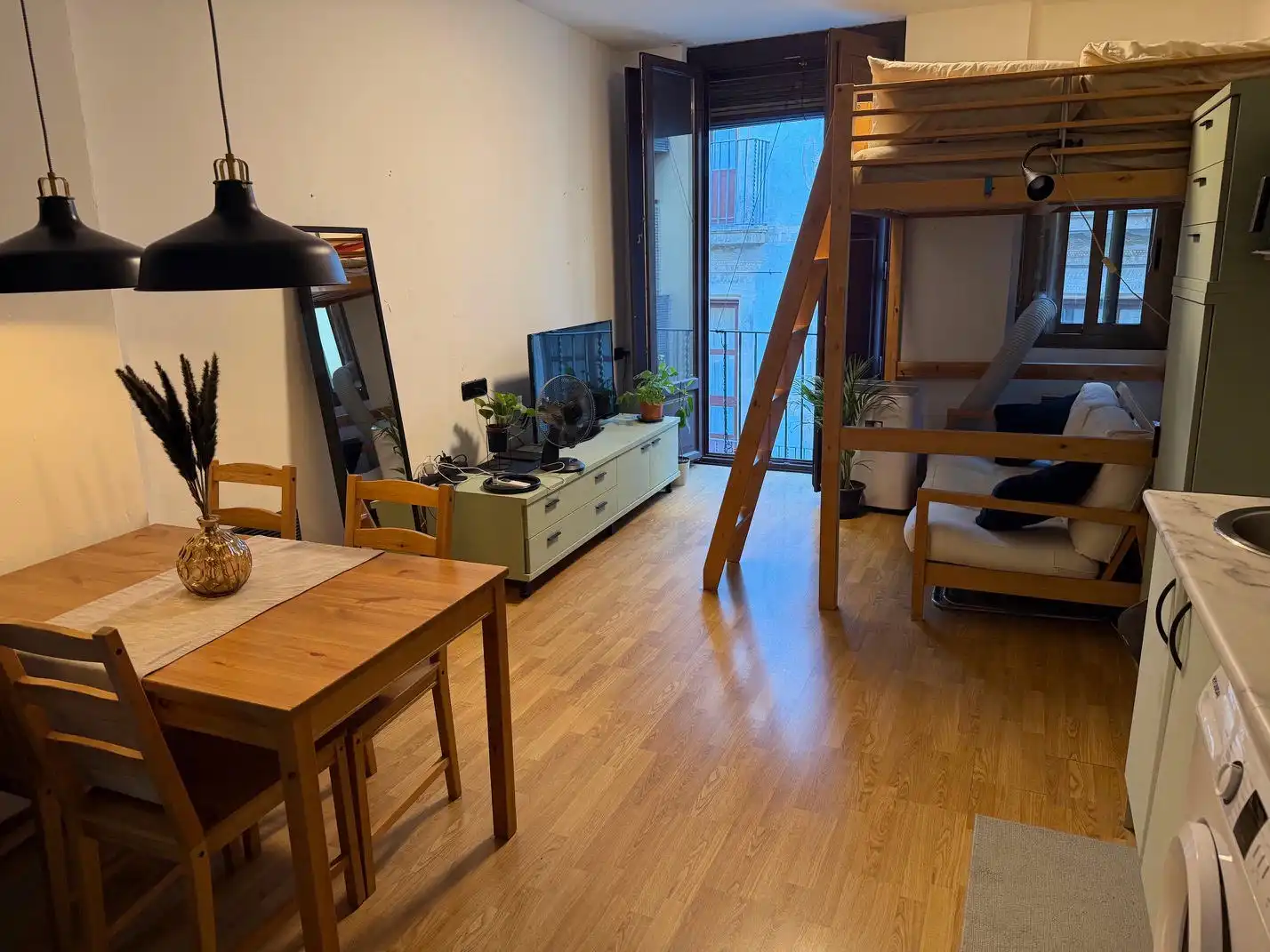 Piso con terraza en venta en Carrer d'En Mònec 1, imagen 4