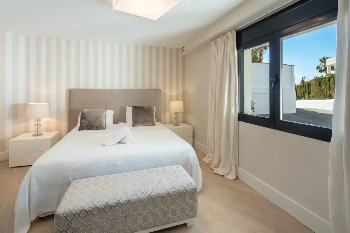 Habitación de Casa o chalet en venta en Marbella con Aire acondicionado, Parquet y Terraza
