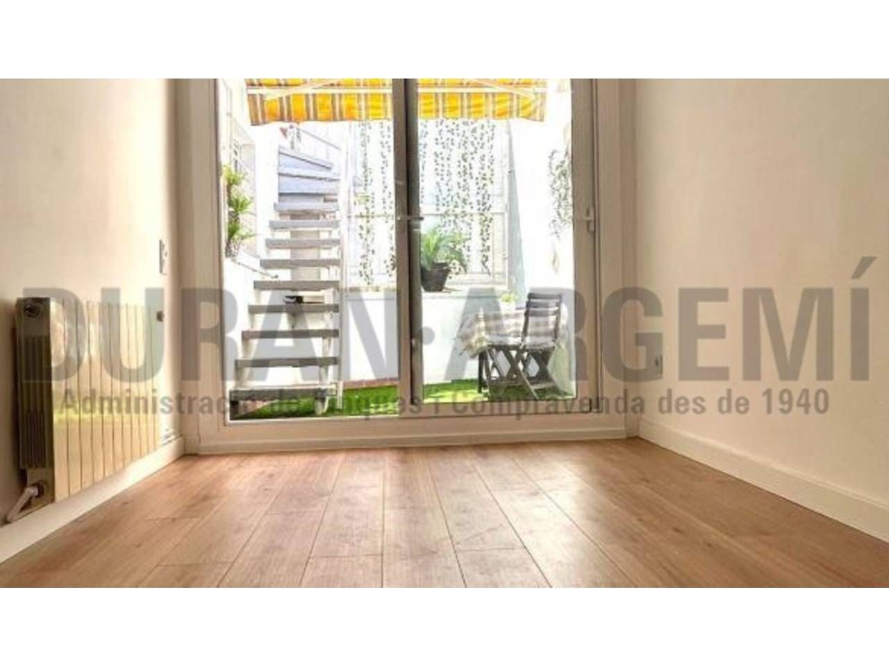 Dormitori de Casa o xalet en venda en Terrassa amb Calefacció, Parquet i Terrassa
