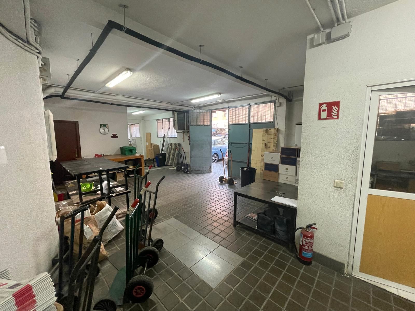 Local en venda en  Madrid Capital amb Moblat