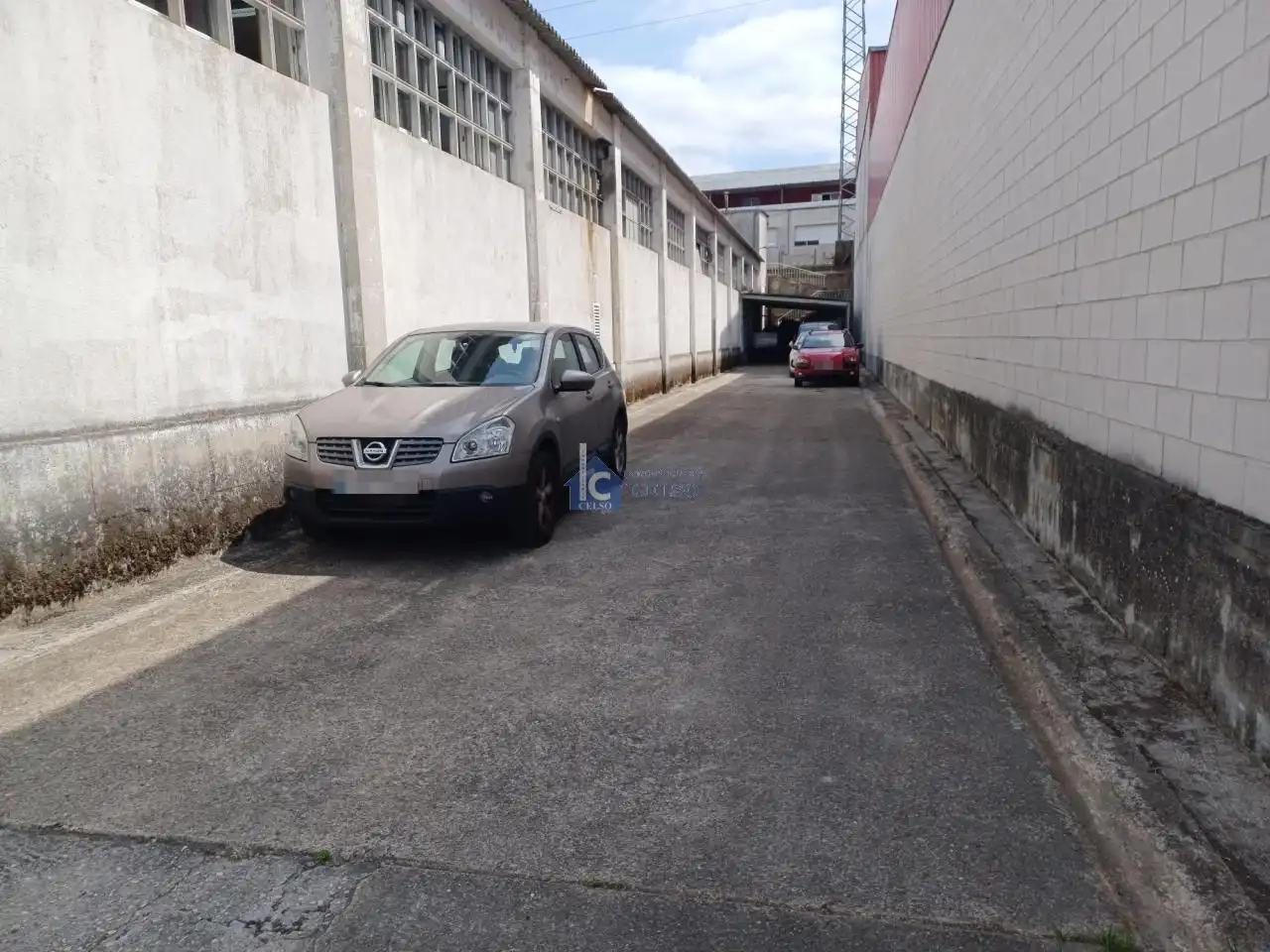 Aparcament de Nau industrial en venda en San Cibrao das Viñas