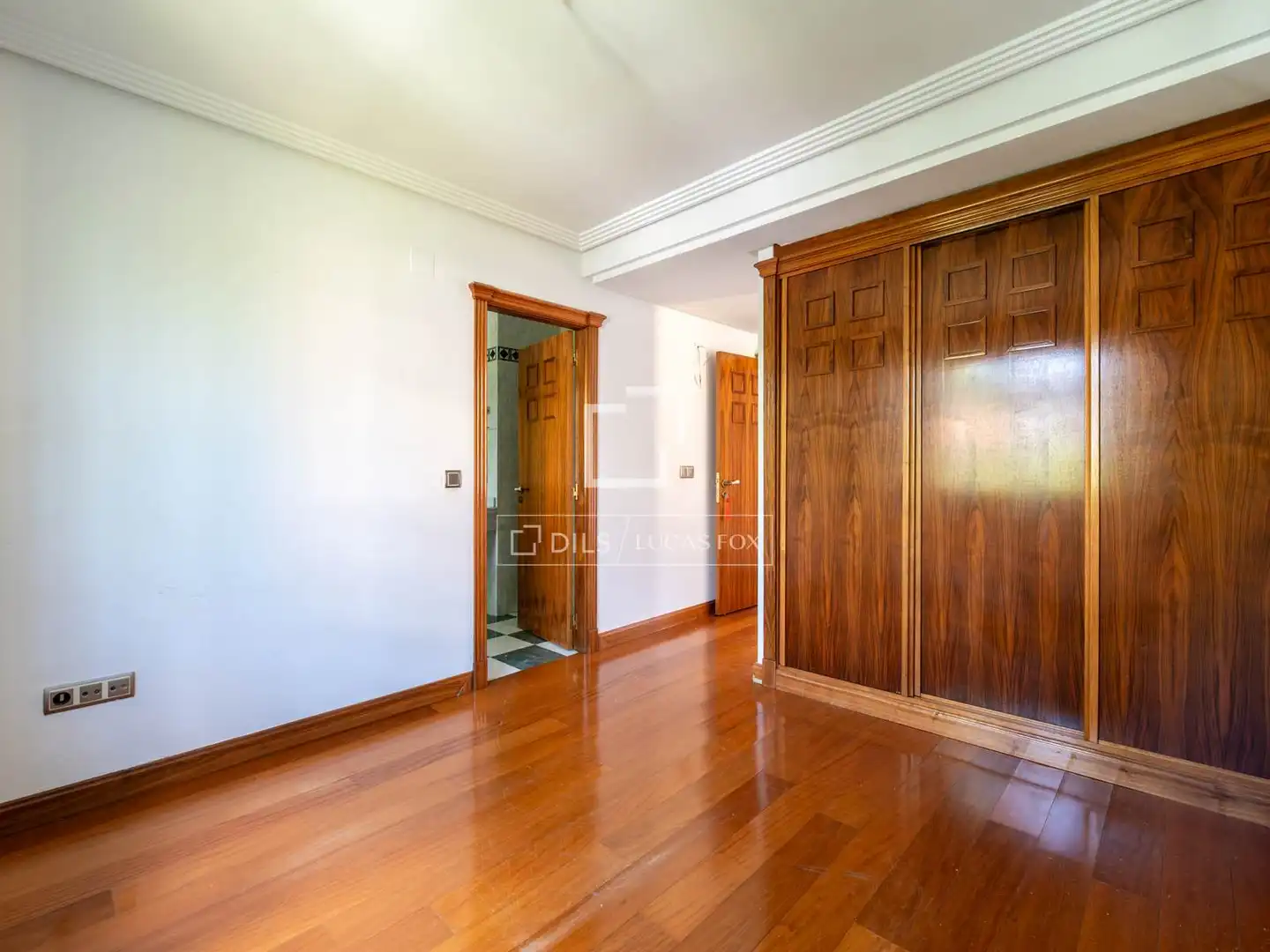 Dormitori de Casa o xalet en venda en Madrid amb Aire condicionat, Calefacció i Jardí privat