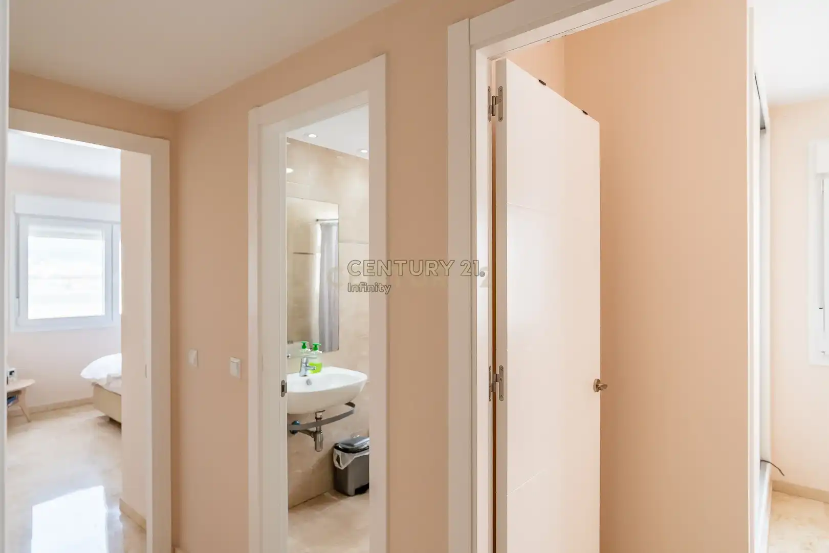 Bathroom of Flat for sale in Mijas  with Air Conditioner and Swimming Pool