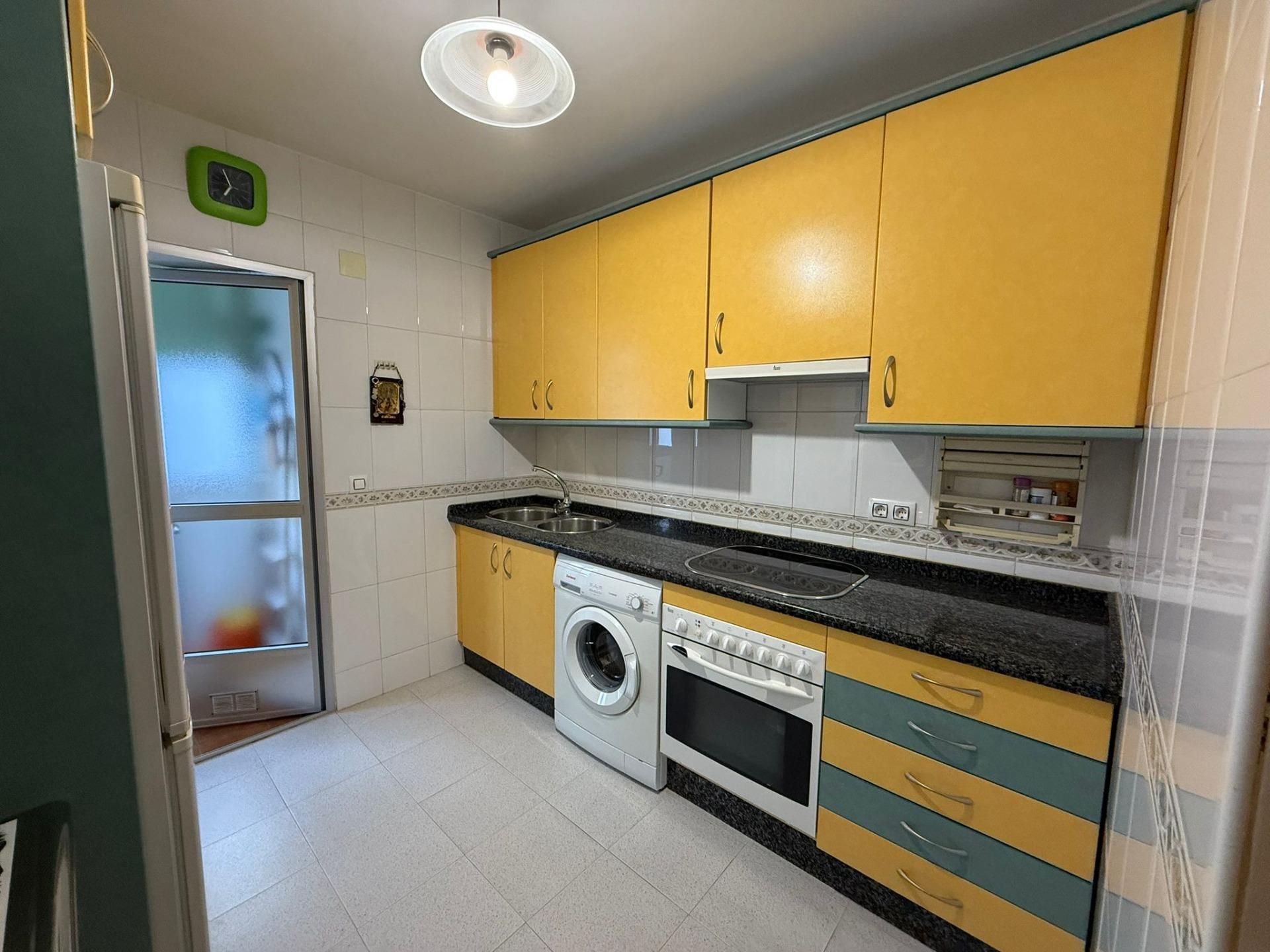 Cuina de Pis en venda en Cáceres Capital amb Aire condicionat, Calefacció i Terrassa