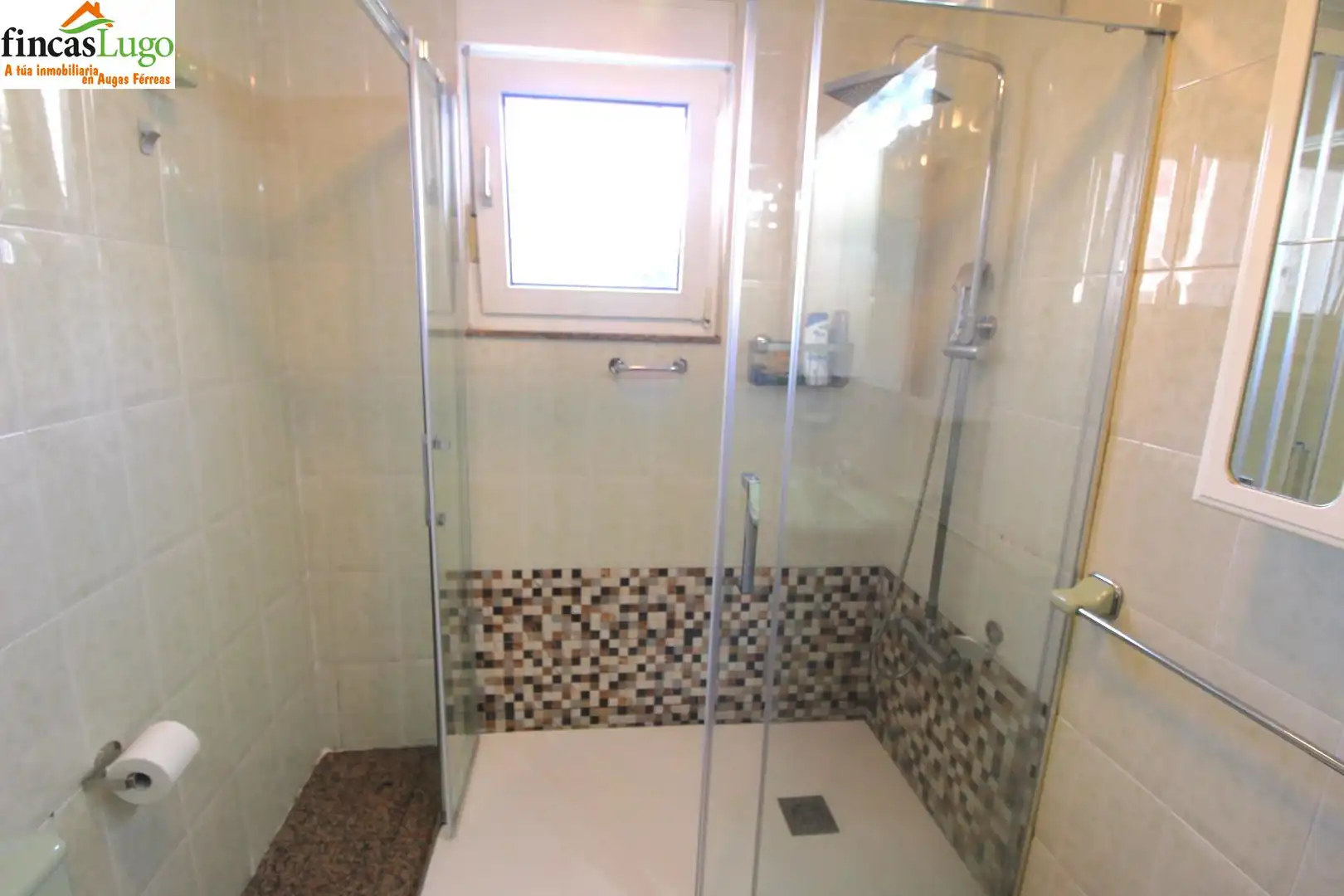 Baño de Casa o chalet en venta en Lugo con Jardín privado, Terraza y Trastero