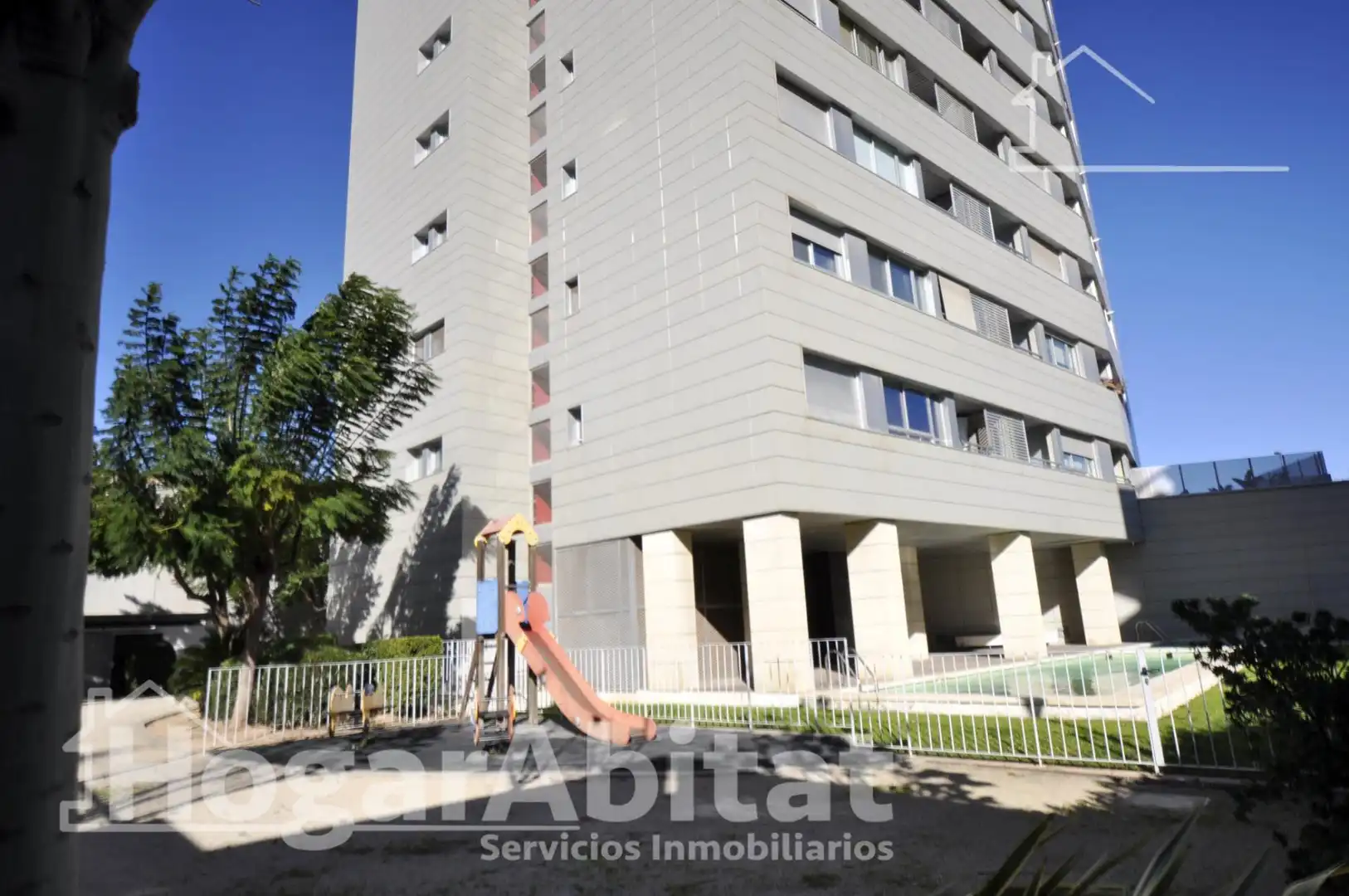 Vista exterior de Pis en venda en Valencia amb Aire condicionat, Moblat i Balcó