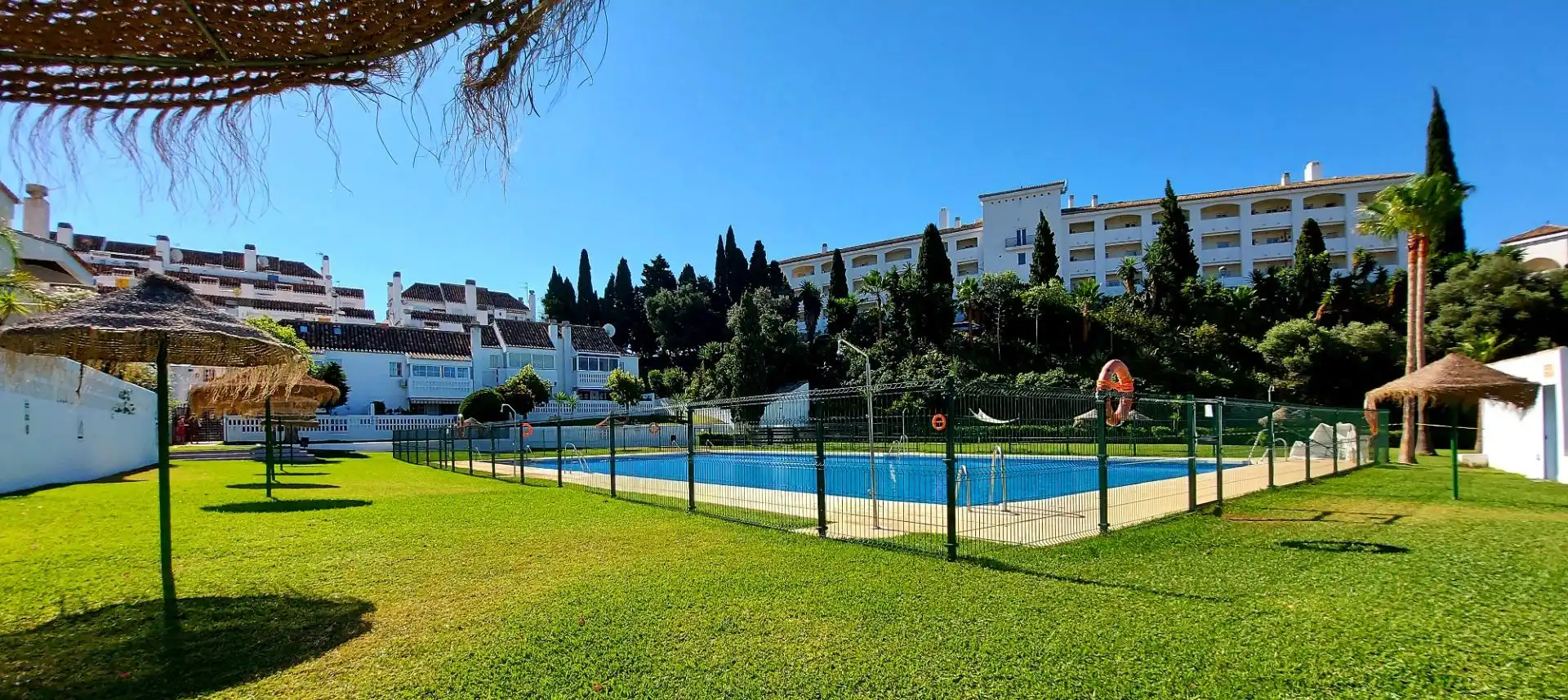 Piscina de Casa adosada en venda en Mijas amb Aire condicionat, Terrassa i Traster