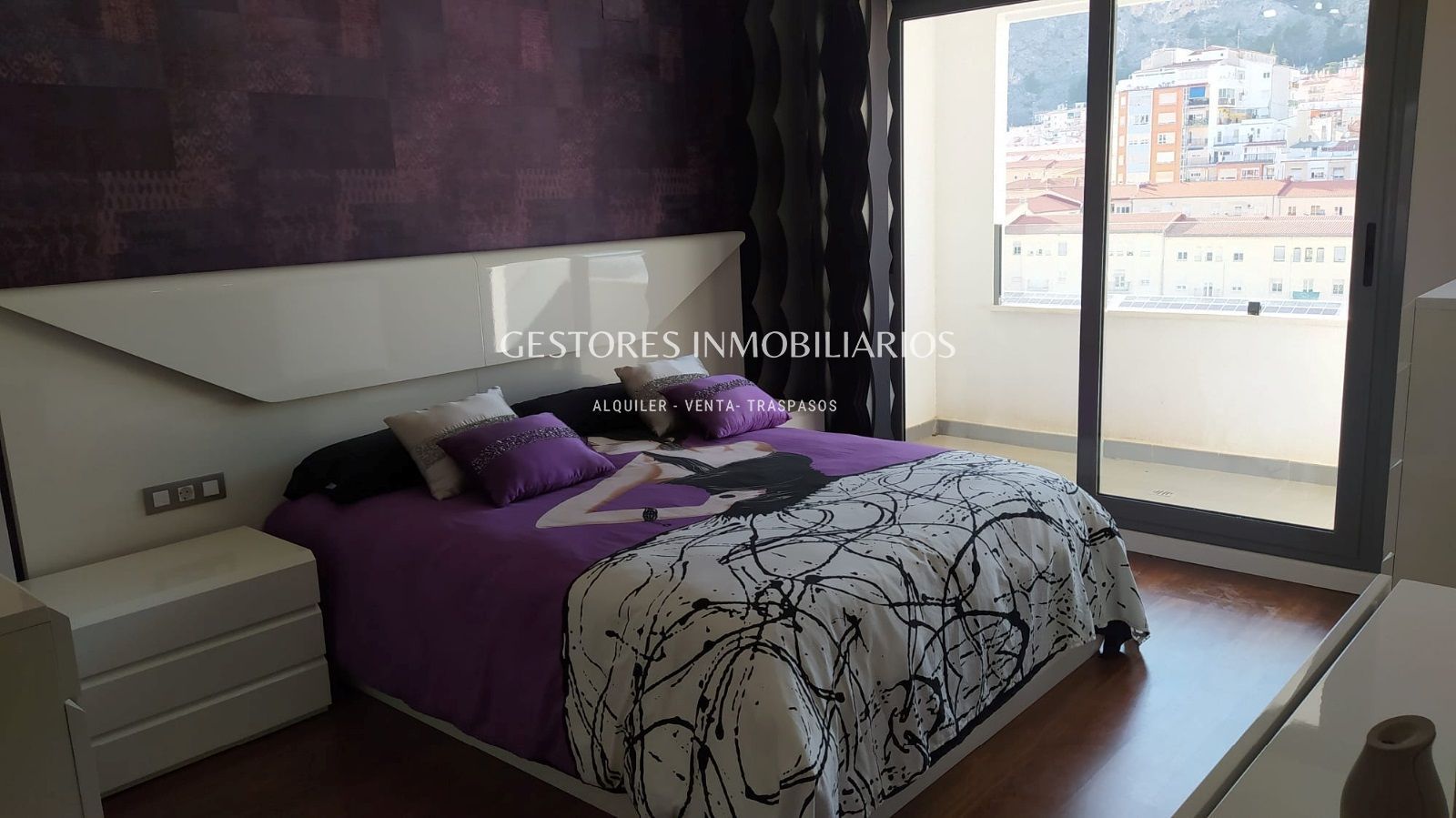 Attic for sale in Eixample