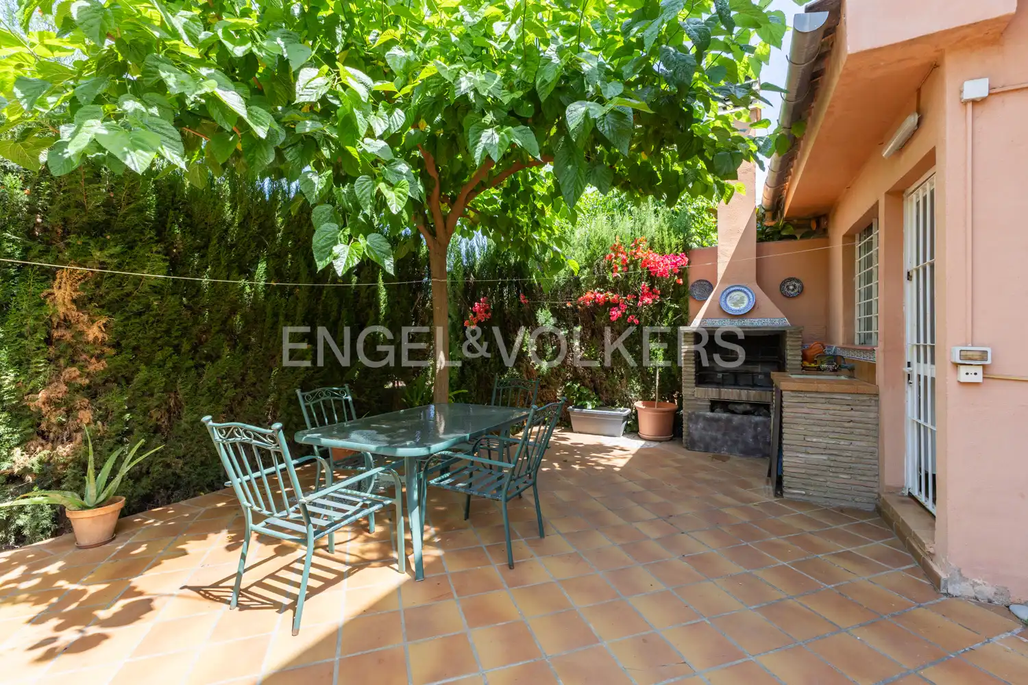 Terraza de Casa o chalet en venta en Castellón de la Plana / Castelló de la Plana con Aire acondicionado, Calefacción y Jardín privado
