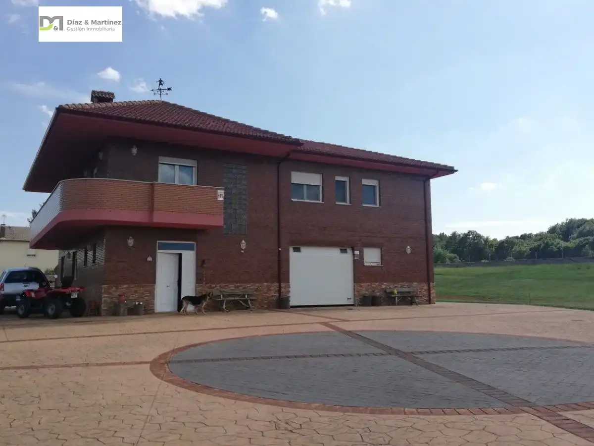 Vista exterior de Casa o chalet en venta en Santa Colomba de Curueño con Jardín privado, Parquet y Terraza