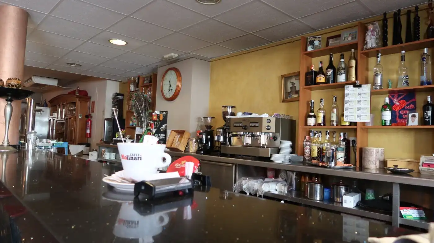 Local comercial en venta en Zona Hospital, imagen 4
