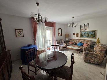 Piso con balcón en venta en Casco Antiguo