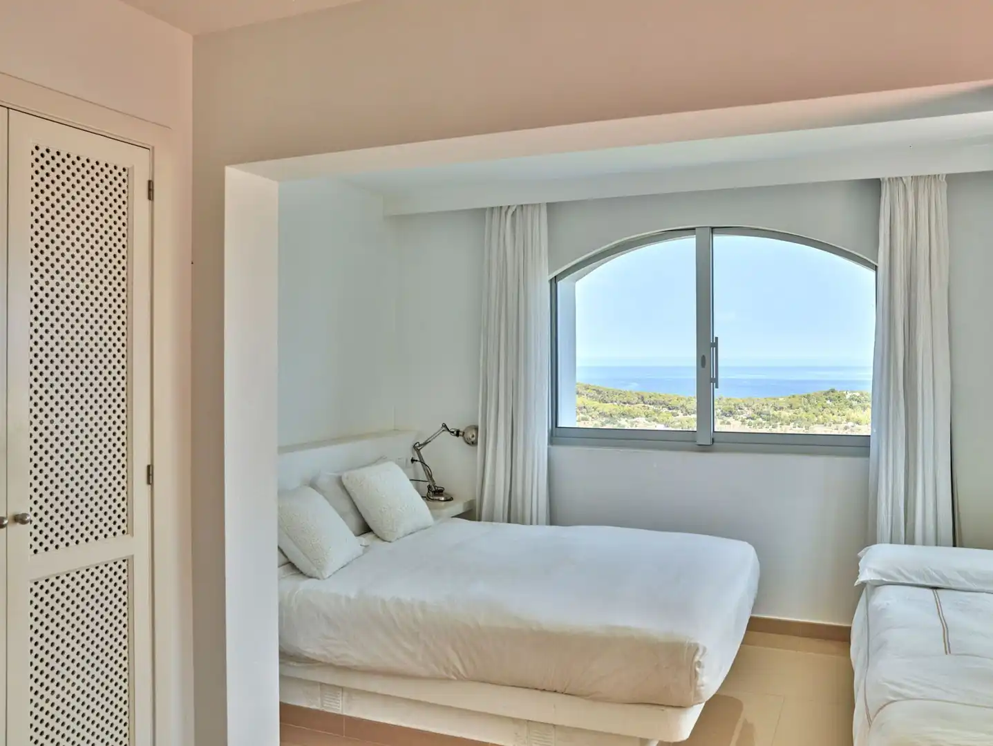 Habitación de Casa o chalet en venta en Sant Josep de sa Talaia con Aire acondicionado, Calefacción y Jardín privado
