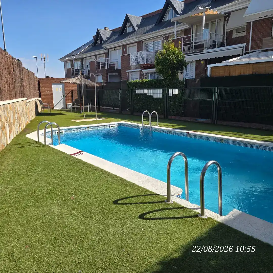 Piscina de Casa o xalet en venda en Valdemoro amb Aire condicionat, Piscina i Balcó