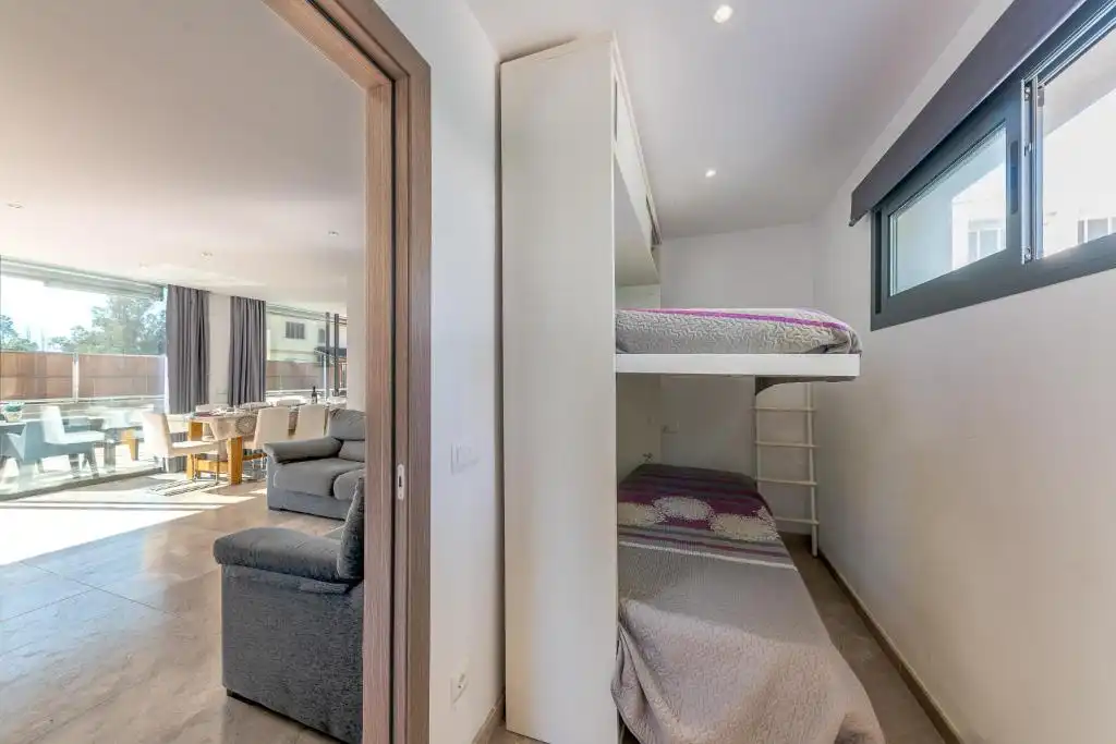Dormitori de Casa o xalet en venda en Muro amb Aire condicionat, Jardí privat i Terrassa