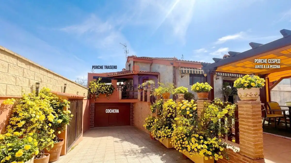 Xalet amb piscina en venda a Valdepeñas