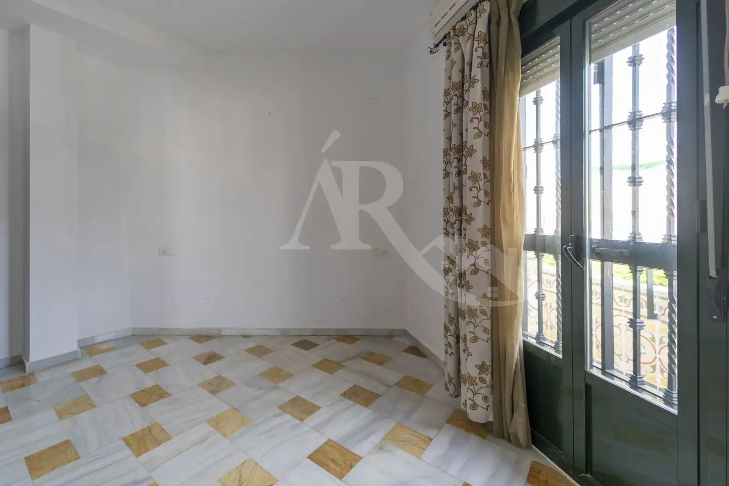 Bedroom of Flat for rent in Umbrete  with Air Conditioner and Terrace