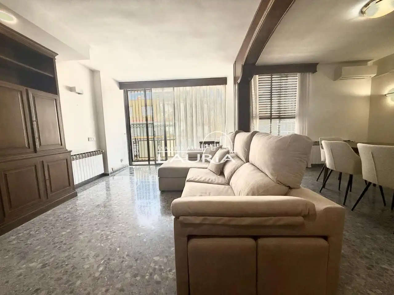 Sala d'estar de Pis de lloguer en Valencia amb Aire condicionat, Calefacció i Moblat