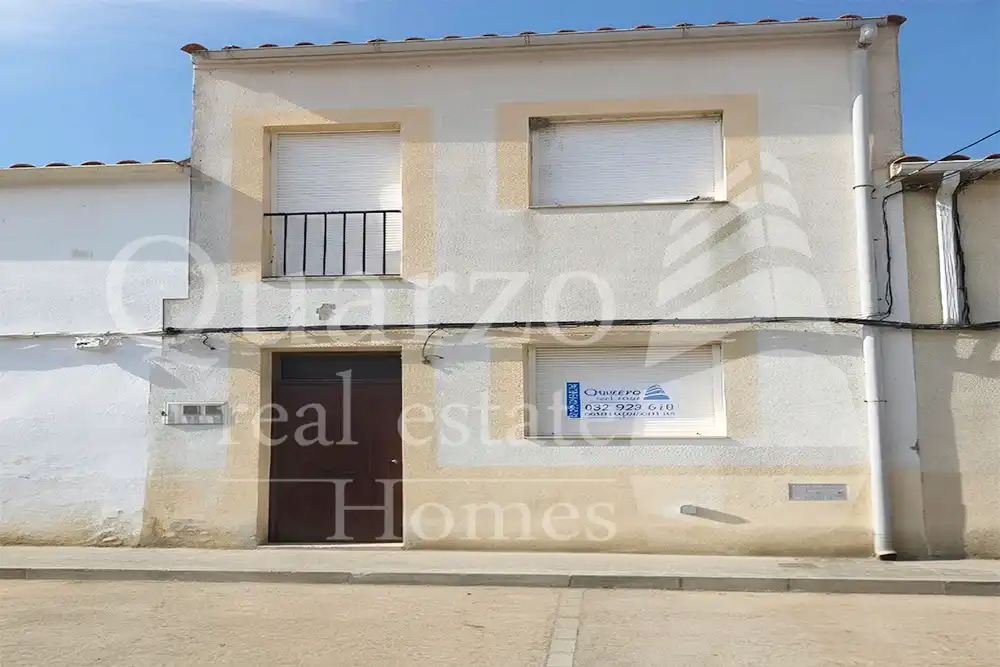 Exterior view of Houses for sale in Hinojal  with Heating and Furnished