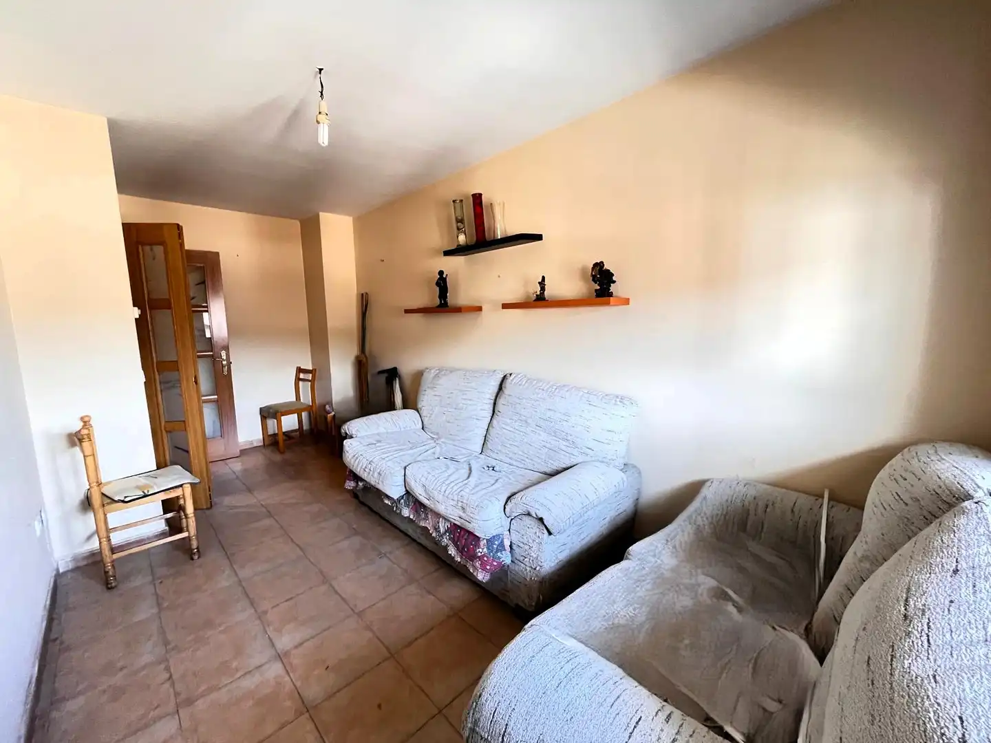 Wohnzimmer von Wohnung zum Verkauf in Los Navalmorales mit Klimaanlage und Heizung