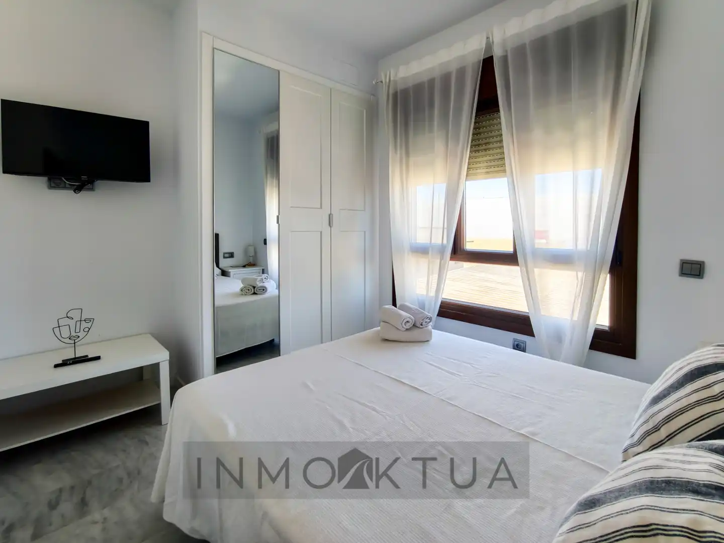Habitación de Piso en venta en Bormujos con Aire acondicionado, Terraza y Amueblado