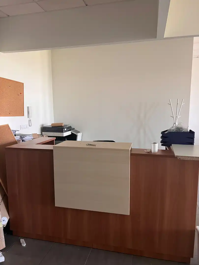 Büro zur Miete in Camas mit Klimaanlage, Heizung und Möbliert