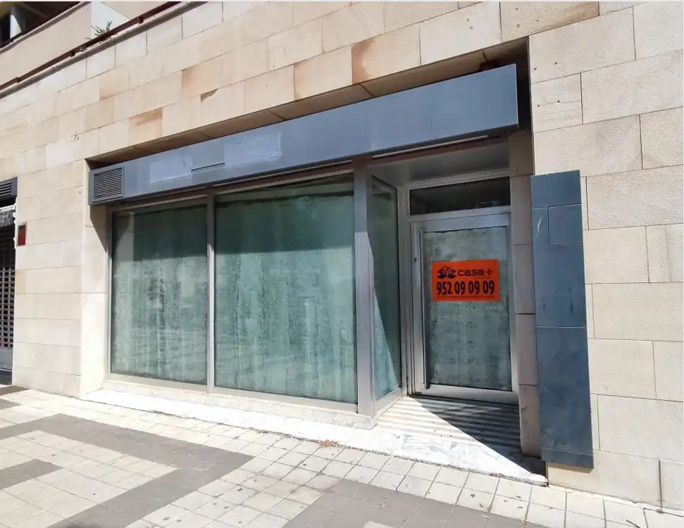 Local comercial en venda a Teatinos - Universidad